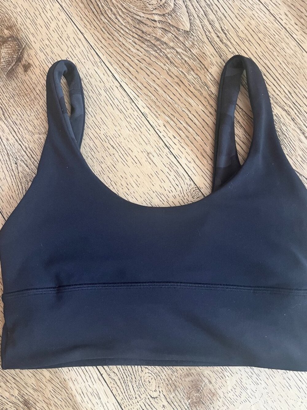 lululemon Align Reversible  Sports Bra Scoop neck  Size 4  pullover black